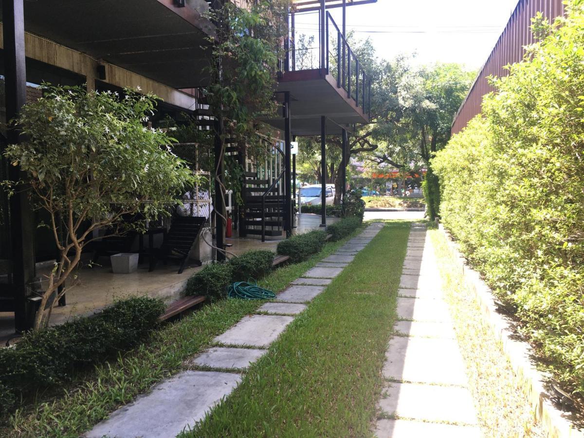 BED STOP Hotel Chiangmai Chiang Mai Bagian luar foto