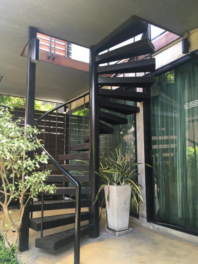 BED STOP Hotel Chiangmai Chiang Mai Bagian luar foto